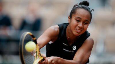 Martina Trevisan - Fernandez falls to Trevisan in Roland-Garros quarters - tsn.ca - France - Italy