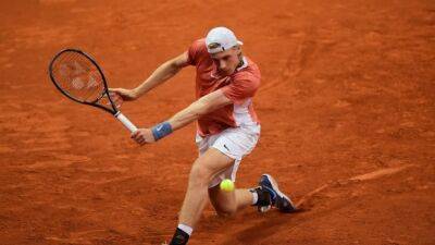 Shapovalov ousted from Madrid Open after 3-set loss to Murray in 2nd round