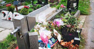 'Have some respect': Fury as pile of rubbish dumped near graves at Greater Manchester cemetery - manchestereveningnews.co.uk - Britain - Manchester - county Oldham