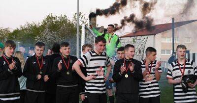 Rutherglen Glencairn U16s party with flares and fireworks marks title win - dailyrecord.co.uk