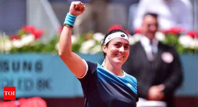 Simona Halep - Belinda Bencic - Amanda Anisimova - Jabeur sweeps aside Halep to reach Madrid semi-final - timesofindia.indiatimes.com - Romania - Tunisia - Madrid - Dubai -  Charleston