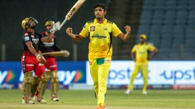 IPL 2022: Maheesh Theekshana Picks 3 Wickets In 19 Over vs RCB, Twitter Can't Keep Its Cool