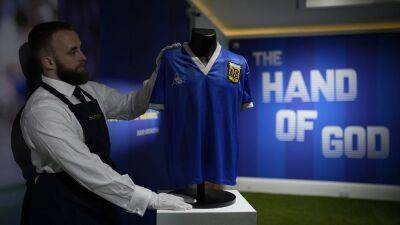 Diego Maradona - Peter Shilton - Steve Hodge - Argentina - Diego Maradona's 'Hand of God' shirt sells for record €8.4 million at auction - euronews.com - Britain - Manchester - Argentina -  Mexico City