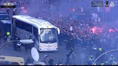 Vídeo | Lo del bus del Madrid fue apoteósico: hace años que no se veía algo así
