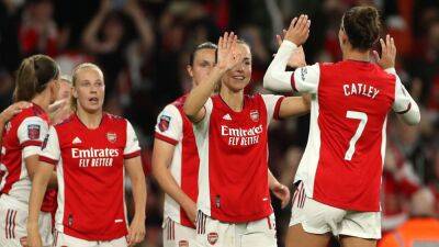 Arsenal take WSL title race to final day with victory over Tottenham