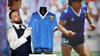 Diego Maradona - Peter Shilton - Steve Hodge - Argentina - Diego Maradona's 'Hand Of God' World Cup Jersey Auctioned For Record $9.3 Million: Sotheby's - sports.ndtv.com - Britain - Manchester - Argentina -  Mexico City - Jersey