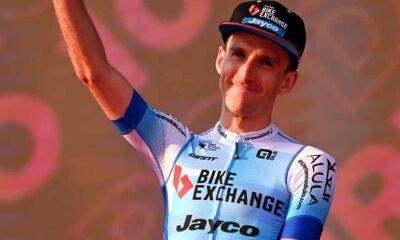 Giro d’Italia 2022: Simon Yates preaches patience in bid for pink jersey