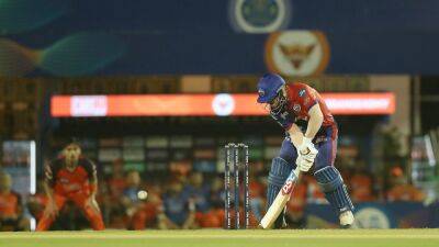Watch: 'Right-Handed' David Warner Plays "Shot Of The Tournament" In IPL 2022 Match Against SRH