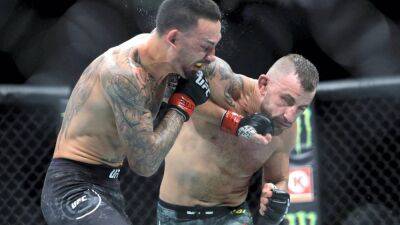 Max Holloway - Ariel Helwani - Alexander Volkanovski - UFC featherweight rivals Volkanovski and Holloway set for summer trilogy bout - thenationalnews.com - Usa