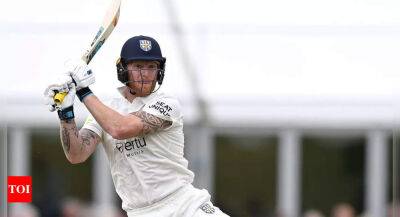 Andrew Symonds - Ben Stokes smashes County Championship record 17 sixes in an innings - timesofindia.indiatimes.com - New Zealand