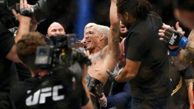 Justin Gaethje - Charles Oliveira - UFC lightweight title vacated after Oliveira misses weight - tsn.ca -  Phoenix