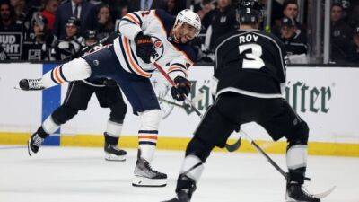 Connor Macdavid - Leon Draisaitl - Evander Kane - Kane scores hat trick to help Oilers take commanding win over Kings, lead in series - cbc.ca - county Kings