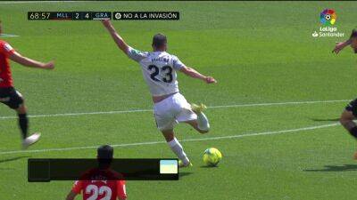 Ander Herrera - Estatua ya en lo más alto de La Alhambra: vean su escandaloso recital a sus 40 años y en 40' - en.as.com - Madrid