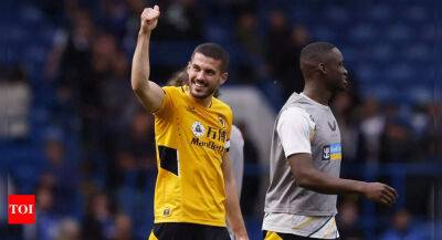 Conor Coady snatches stoppage-time equaliser for Wolves at Chelsea