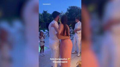 Marco Asensio y Sandra Garal arrasan con este baile en su lujosa fiesta de cumpleaños - Videos