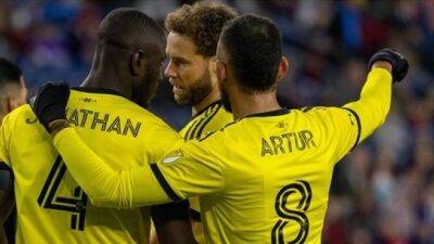 Hurtado scores equalizer, Crew ties 2-2 with Revolution - tsn.ca -  New York -  Atlanta -  Columbus