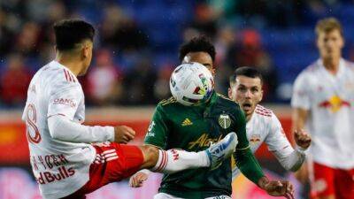 Long helps Red Bulls to tie with Timbers