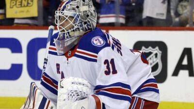 New York Rangers coach Gerard Gallant, looking to 'spark your team with a goalie change,' pulls Igor Shesterkin in Game 3 loss
