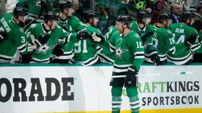 Flames squander lead as Pavelski's 2-goal effort carries Stars to victory, series lead