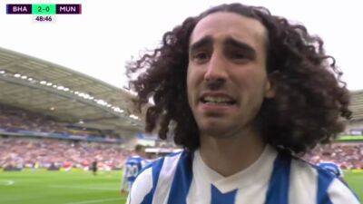 Cucurella rompe a llorar