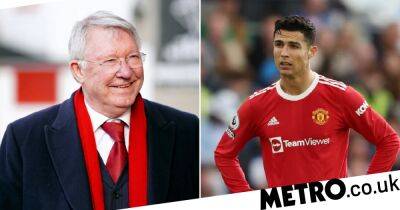 Sir Alex Ferguson privately urging Cristiano Ronaldo to stay at Manchester United