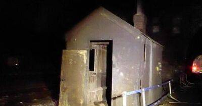 The tiny abandoned house in underground tunnel that train passengers may have missed - manchestereveningnews.co.uk