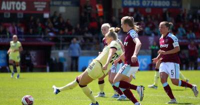 Blackstenius sinks West Ham to no avail as Arsenal miss out on WSL title