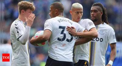 Frank Lampard - Harvey Barnes - Kasper Schmeichel - Alex Iwobi - EPL: Everton move out of relegation zone with gritty win at Leicester - timesofindia.indiatimes.com -  Norwich -  Leicester - Jordan