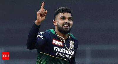 Aiden Markram - Nicholas Pooran - IPL 2022: I'm a wicket-taking bowler, says leggie Hasaranga - timesofindia.indiatimes.com - India - Sri Lanka -  Hyderabad -  Chennai -  Bangalore