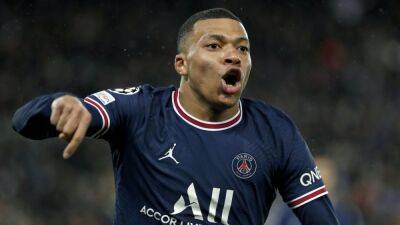 Lizarazu se moja y empuja a Mbappé al Real Madrid - en.as.com -  Santiago