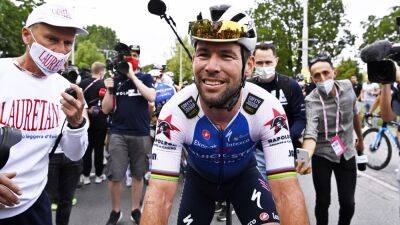 Giro d'Italia 2022: How 'incredible' Mark Cavendish proved doubters wrong with Stage 3 win