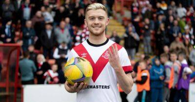 Callum Smith - Calum Gallagher - Airdrie's Callum Smith has Queen's Park star brother to overcome in Championship play-off final - dailyrecord.co.uk