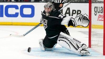Quick records 10th career playoff shutout as Kings roll past Oilers, pull even in series