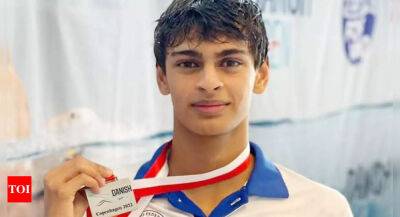 'He calls me from where he is, motivates me, prays for me': Talented swimmer Vedaant Madhavan on father R Madhavan's support - timesofindia.indiatimes.com - Denmark - Serbia - Usa -  Tokyo - India -  Copenhagen