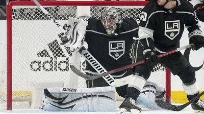 Mark J.Terrill - Connor Macdavid - Leon Draisaitl - Mike Smith - Kings rout Oilers in Game 4, series even - foxnews.com - Los Angeles -  Los Angeles