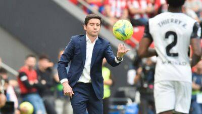 GRANADA-ATHLETIC Marcelino: "Me parecería triste que me ofrezcan renovar por entrar en Europa"