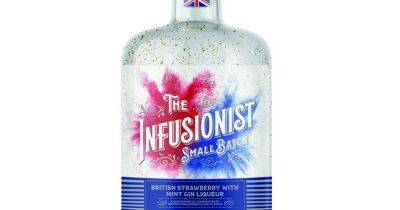 Aldi releases special edition gin with glitter to mark Queen's Platinum Jubilee - manchestereveningnews.co.uk - Britain - Manchester