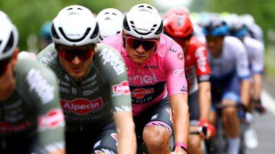 Alberto Contador - Simon Yates - Alberto Contador expects 'irretrievable gaps' on Etna as Giro d'Italia GC battle hots up with Simon Yates in second - eurosport.com - county Yates