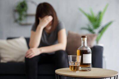 Esto le ocurre a tu cuerpo cuando ingieres alcohol con el estómago vacío - Mejor con Salud
