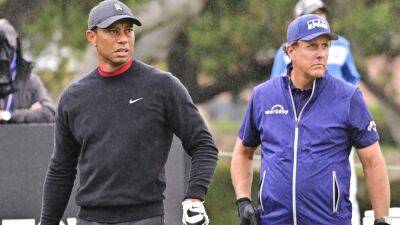Mickelson and Woods remain in field for PGA Championship