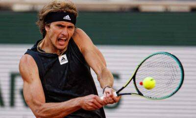 Zverev eases into second French Open semi-final with win against Alcaraz