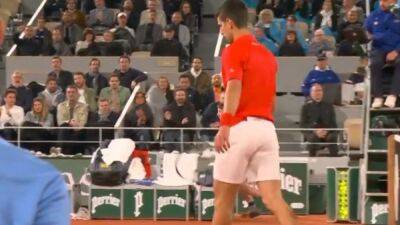 Se llevó una pitada tremenda porque no se pueden perder las formas así por esto: Djokovic...