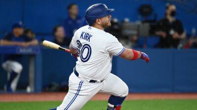 Kirk homers twice as Jays beat White Sox for sixth straight win