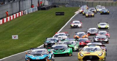 McLaren masterclass in British GT as BTCC supports thrill at Thruxton - msn.com - Britain - county Lewis