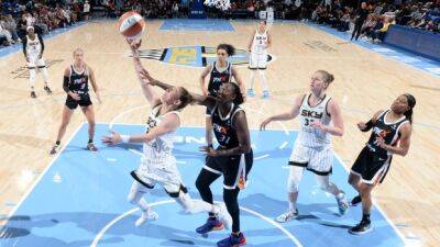 Vandersloot leads Sky past Mercury in WNBA Finals rematch