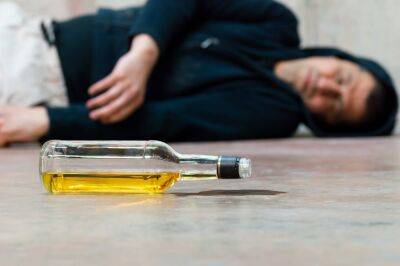 Paradoja del daño del alcohol: ¿qué es y por qué ocurre? - Mejor con Salud