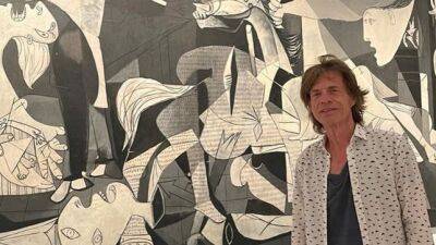 Polémica de Mick Jagger por una fotografía ‘prohibida’ junto al ‘Guernica’ - Tikitakas