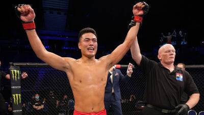 Jeff Bottari - Zhang Mingyang lands vicious knockout at ‘Road to UFC’ - foxnews.com - China - Singapore -  Singapore