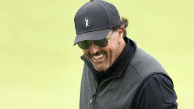 Absence of Tiger Woods means Phil Mickelson can take advantage at Brookline