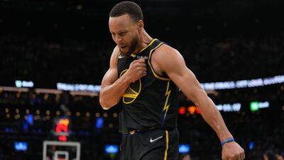 Steve Kerr - Stephen Curry - Transcendent Stephen Curry scores 43, lifts Warriors to win to even series 2-2 - nbcsports.com